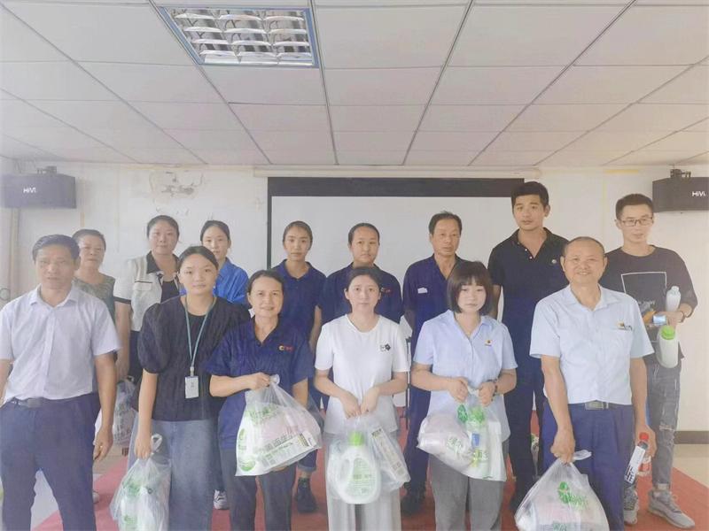 不低頭.jpg 不低頭.jpg